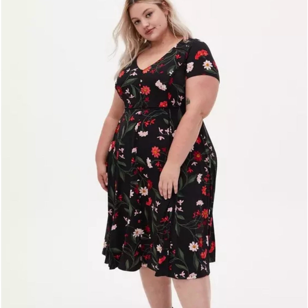 Torrid Size 1X Plus Floral Black Midi Studio Knit Midi Women Pullover Dress